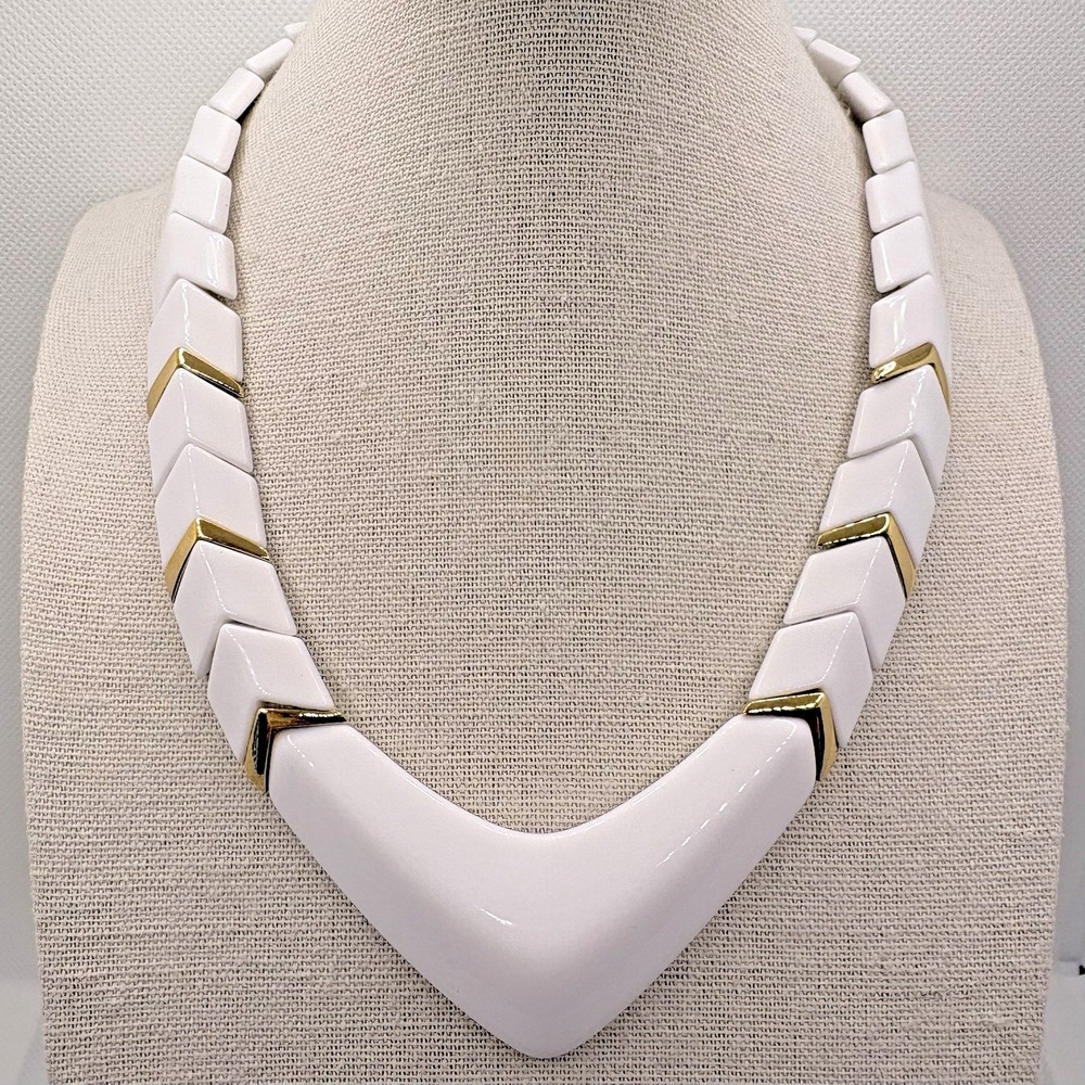 Vintage Napier White Acrylic Chevron Segment Choker Necklace Gold Tone 16"